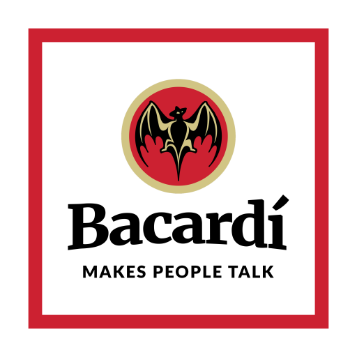 Vitt tygmärke med texten "Bacardi - Makes People Talk"