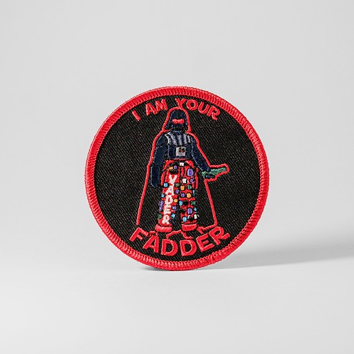 Rött tygmärke med texten "I Am Your Fadder"